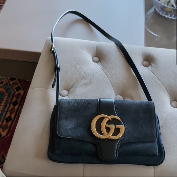 Gucci suede crossbody bag - Picture 2 of 11